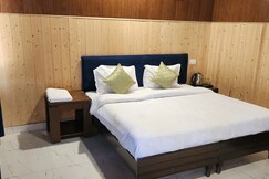 Pine Trails Jungle Camp