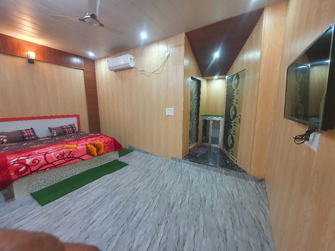 Hotel yamnotri dham - Tap to explore photos