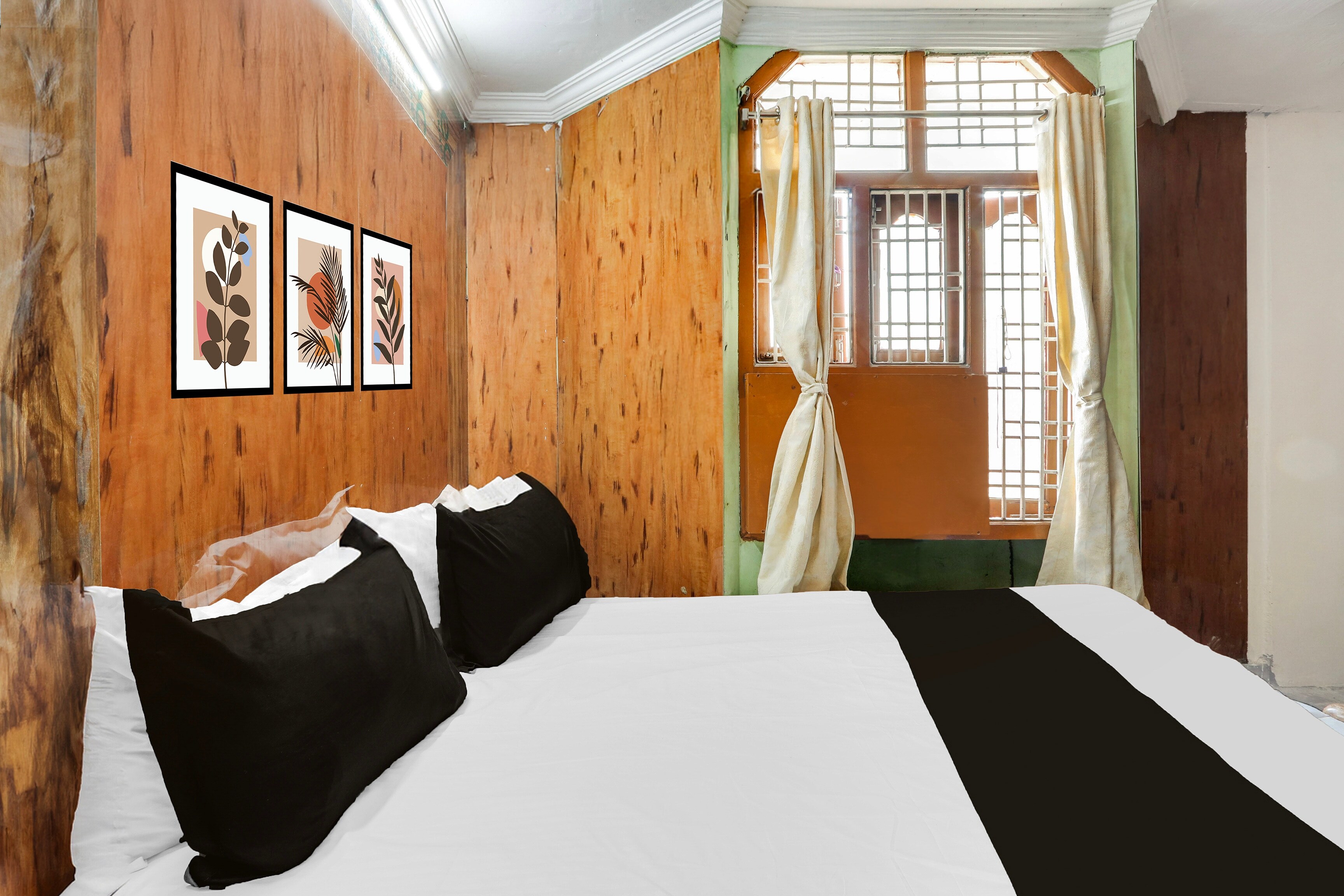 Hotel O Chowrasta Near Congress Bhavan - Tap to explore photos