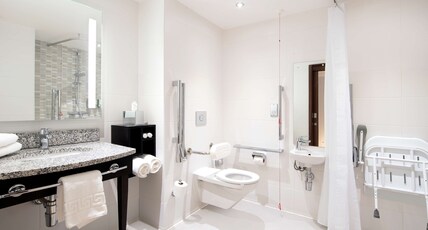 Hampton by Hilton Dundee Room Type - QUEEN ACCESSIBLE ROOM NS