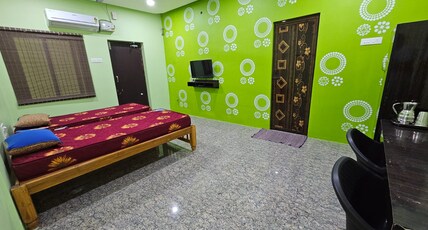 Anandha Lodge Room Type - Triple AC