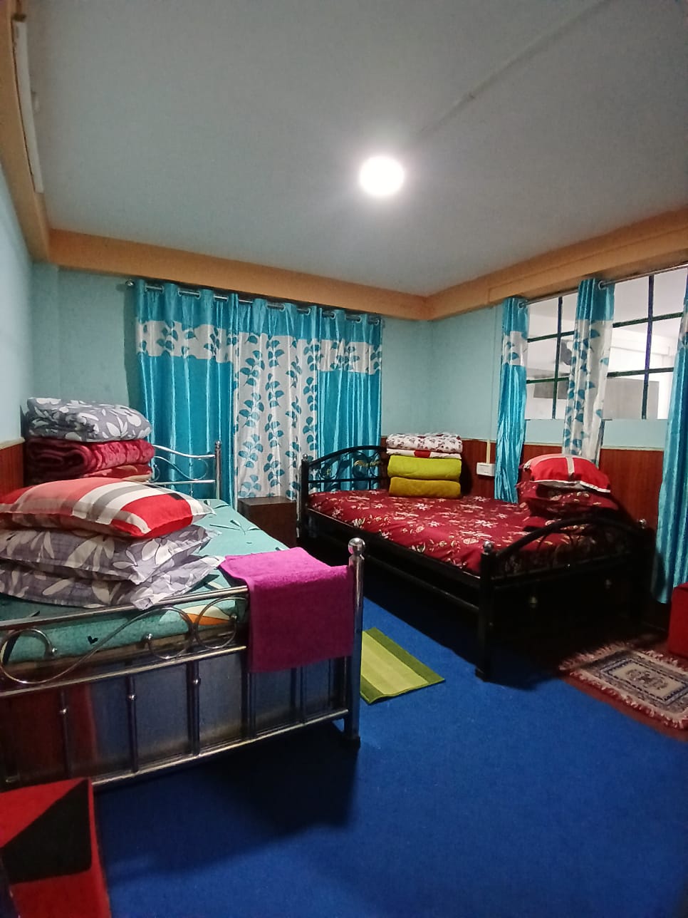Summer Boon Hill Stay - Tap to explore photos