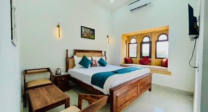 Hotel Narpat Garh Palace Room Type - Deluxe Room