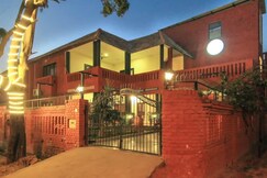 URBAN STAYS ( Lal Kothi )