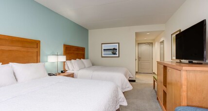 Hampton Inn & Suites by Hilton Manchester Room Type - 2 QNS HEARING ACC NOSMOK