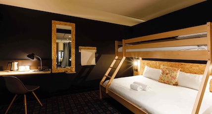GREET LYON CONFLUENCE Room Type - Standard Room with 1 double bed and 2 single beds