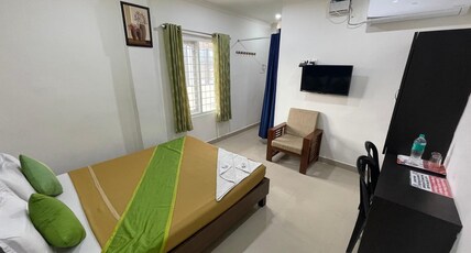 Palm Tree Inn Room Type - Deluxe Double Room Ac