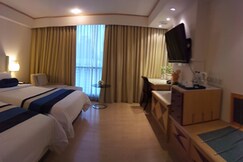 Four Wings Hotel