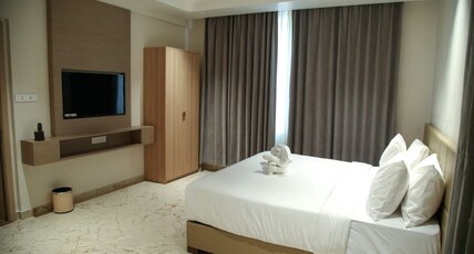 LEAF HOTEL Room Type - Suite Room