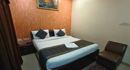 FabHotel Chandra Dreams Room Type - Deluxe Room