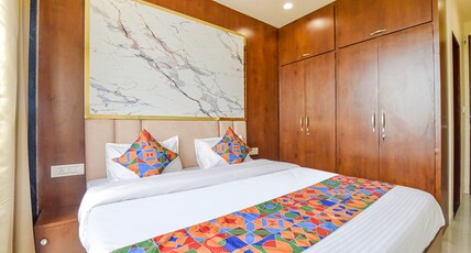 FabHotel Blooming Beds Pearl Room Type - Premium Room