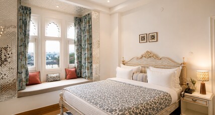 Grandrosse Boutique - Pichola Lake Facing Hotel Room Type - Superior Lake View Rooms