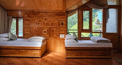 Foresta Living Kasol Room Type - Quadruple Room with Two Balconies F4