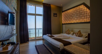 Paradise Point Room Type - Deluxe Room with Balcony