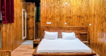 Lal Bangla Room Type - Deluxe Double Room with Balcony ID : GF101