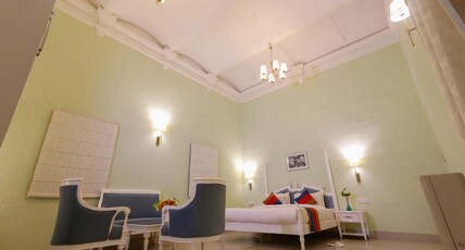 SAROJA HERITAGE HOTEL, Varanasi Room Type - Royal Suite Room