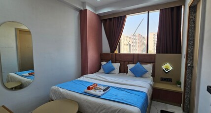 HOTEL HERITAGE Room Type - Deluxe Room Bed with City View