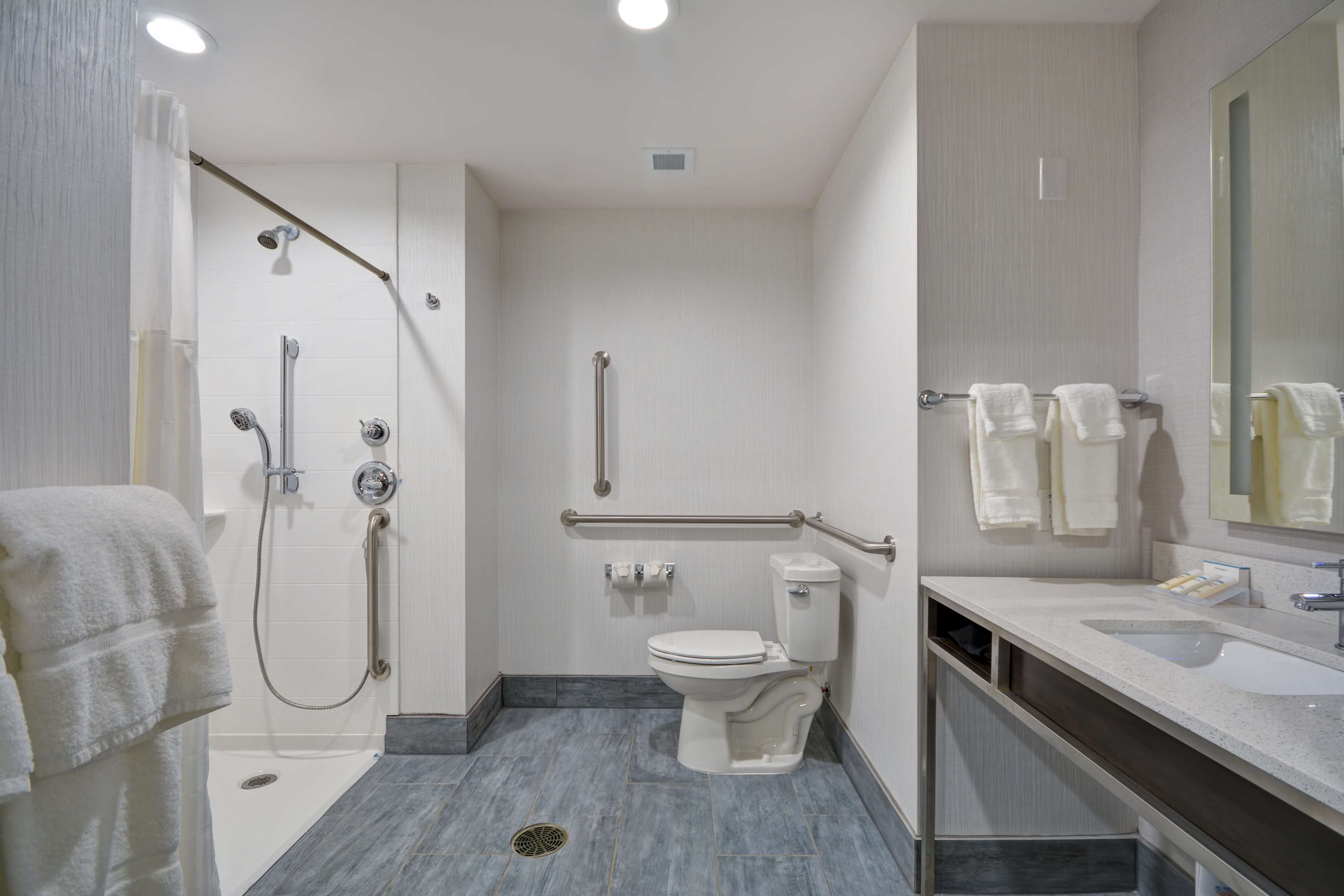 Hilton Garden Inn Tulsa-Broken Arrow - Tap to explore photos