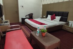 hotel chandranarayan