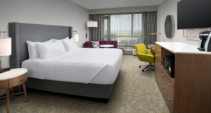 Crowne Plaza Hotel San Antonio Airport Room Type - 1 King Premium High Floor