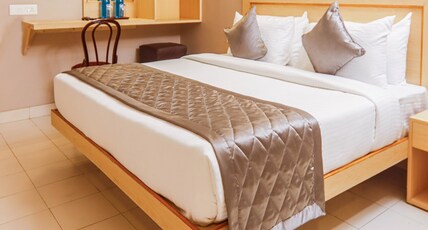 Hotel Vinayaga Room Type - Deluxe Room