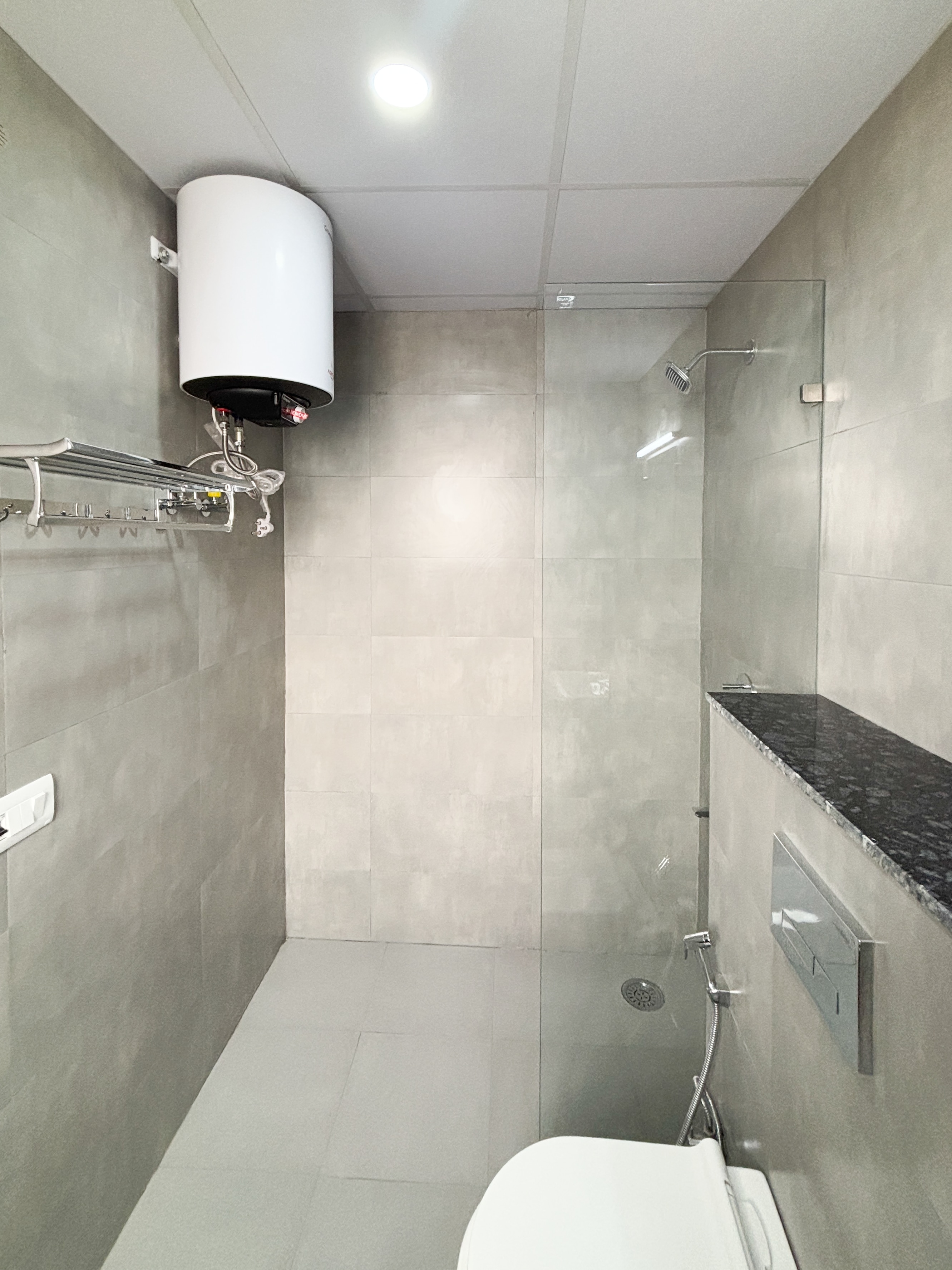 Housr 46 M2K Corp Near Park Hospital Sector 46 - Tap to explore photos
