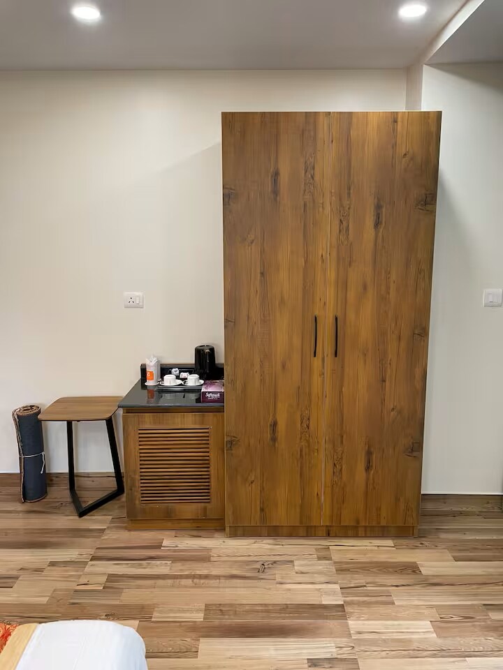 Luxurious 3 Bhk Flat Near Fortis Parties Allowed - Tap to explore photos