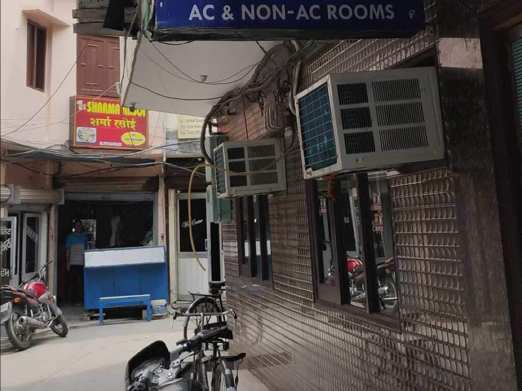 Hotel Kailash - Tap to explore photos