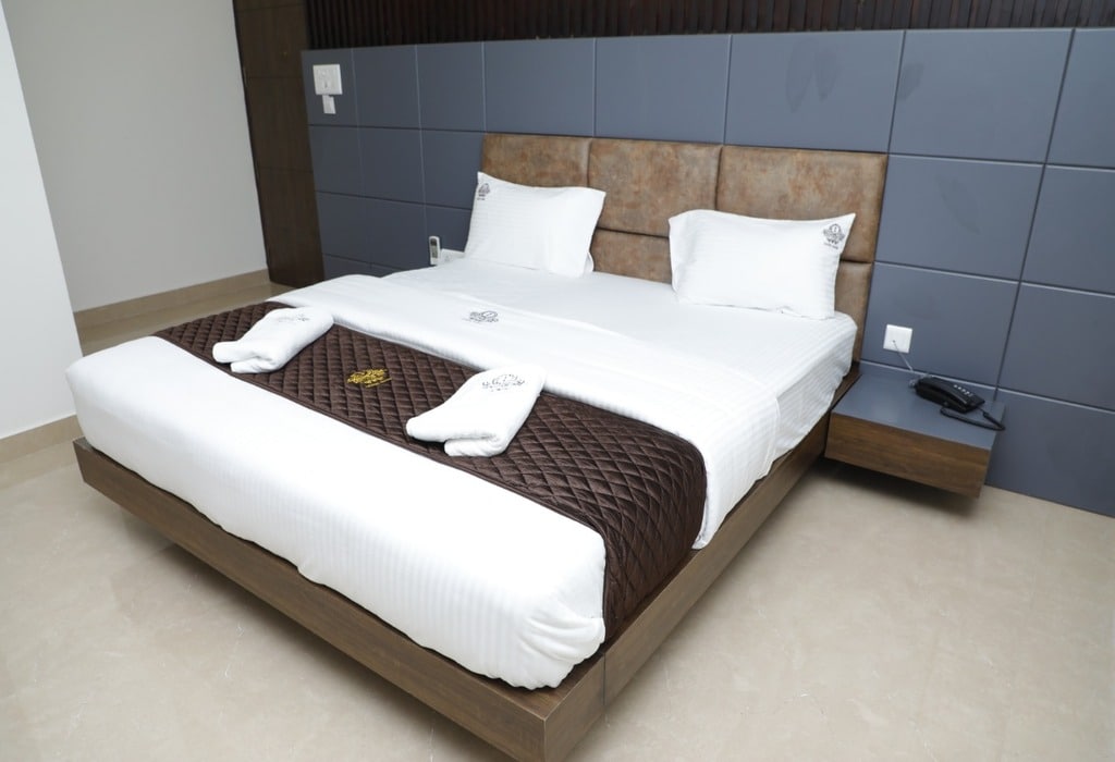 Senthur Inn Vellore By K Hotels - Tap to explore photos