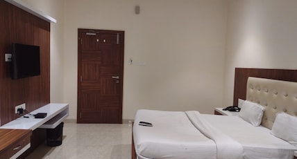 Hotel Sharda Regency Room Type - Suite Room