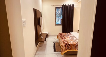Taj Castle Homestay | Rooms & Cafe Room Type - Budget Standerd AC Room