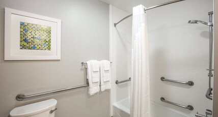 Holiday Inn Express Hotel & Suites Columbus Room Type - 2 Queen Beds Standard Comm Access Tub