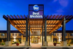 Best Western West Towne Suites