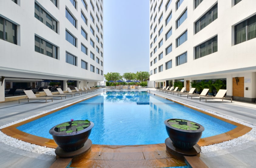 Twin Towers Hotel Bangkok - Tap to explore photos