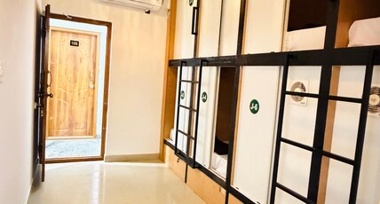 Lowfare Hotel Madiwala Room Type - Female Ac pod rooms