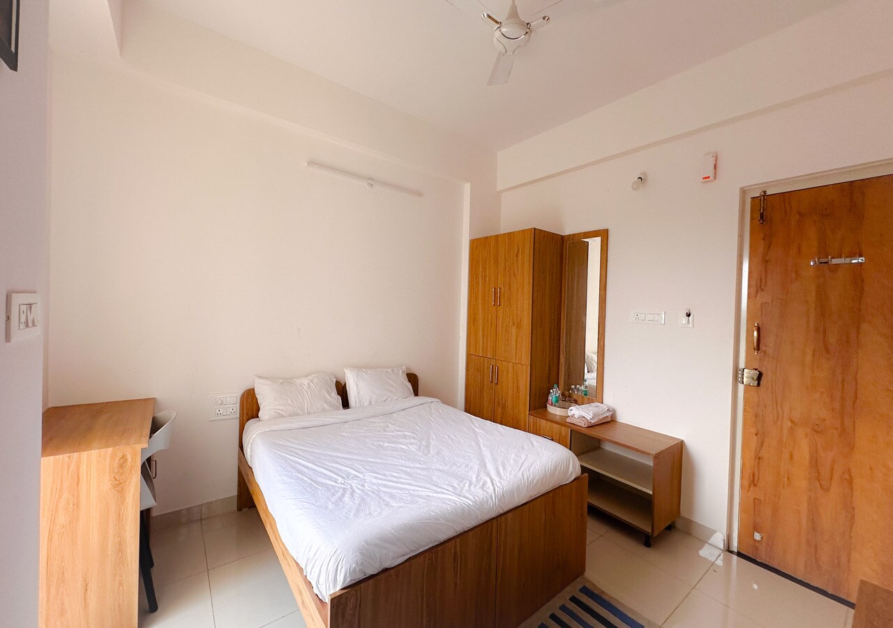 Bhagat Inn Airport Hotel - Tap to explore photos