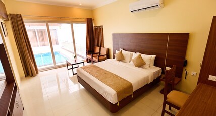 ASJ Holiday Villa Room Type - Classic Double Room | Pool View
