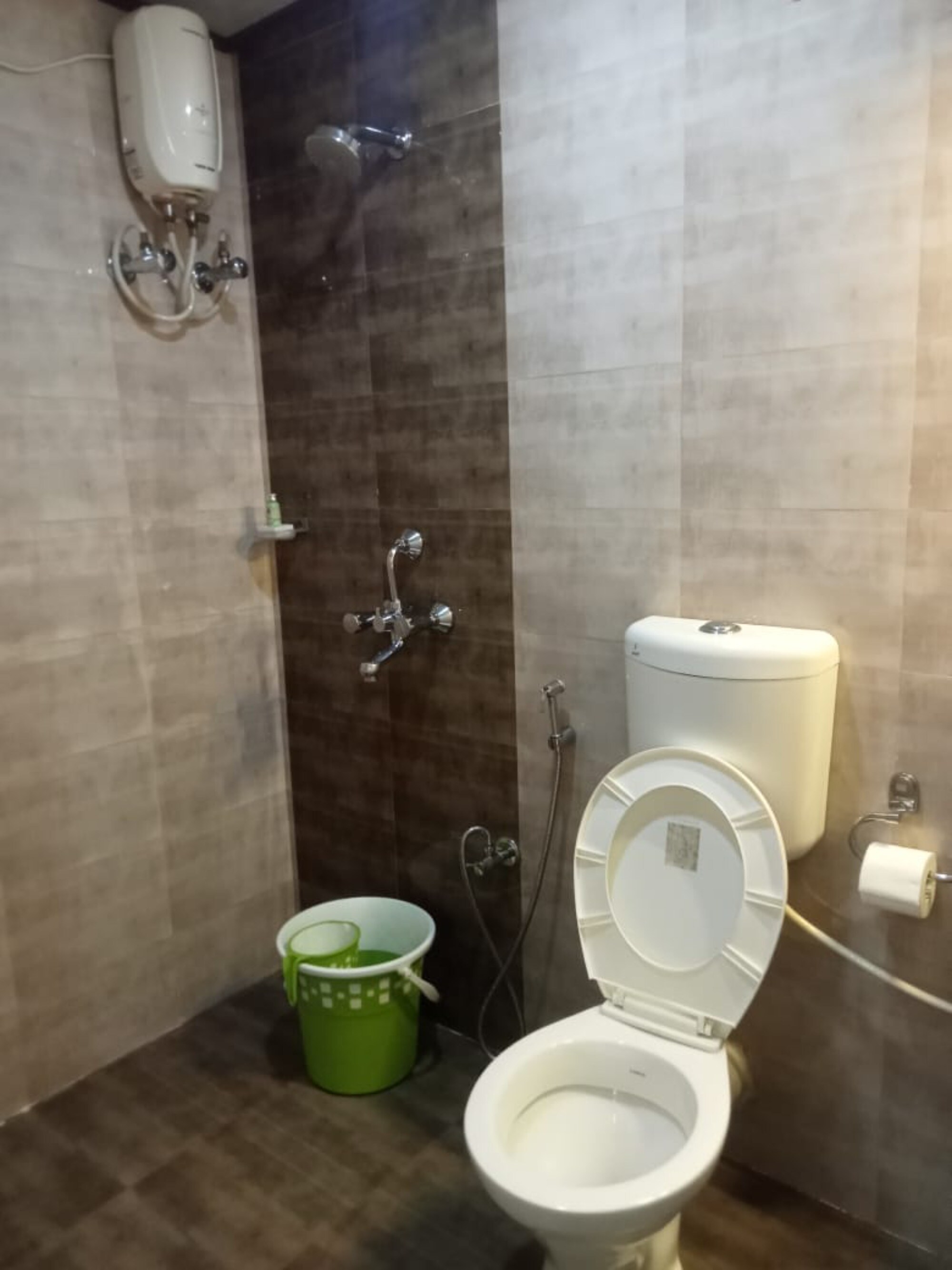 Edha Home Stay - Tap to explore photos
