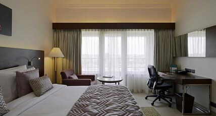 Hotel Naveen Lakeside Room Type - Premium Twin Bed Room with Balcony and Lake View