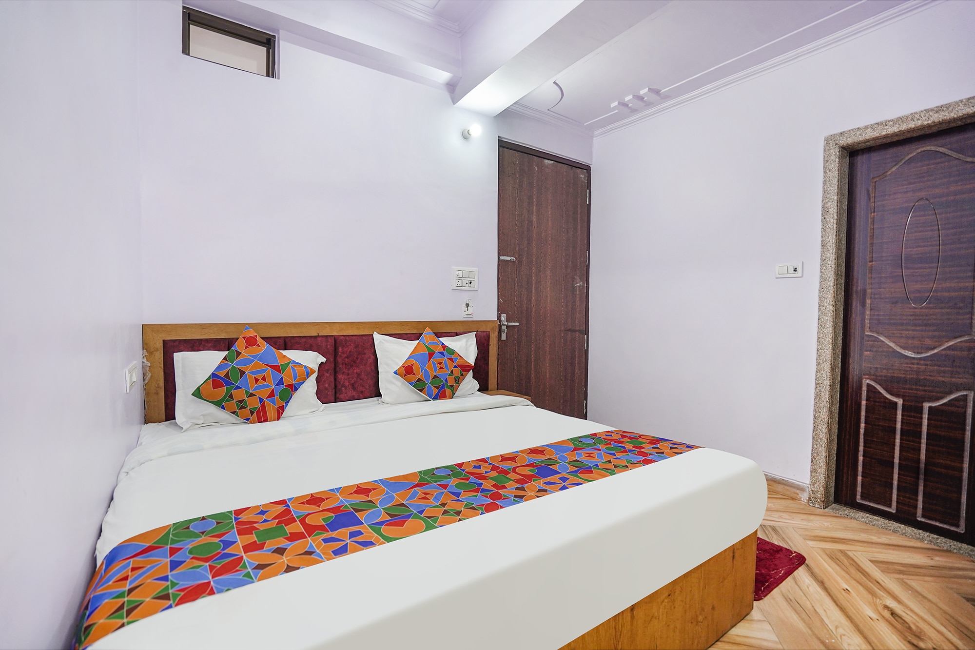 FabHotel Raghav Raj Inn - Nr. Bharat Kala Bhavan - Tap to explore photos