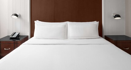 Hilton Brooklyn New York Room Type - 1 KING EXEC HEARING ACC