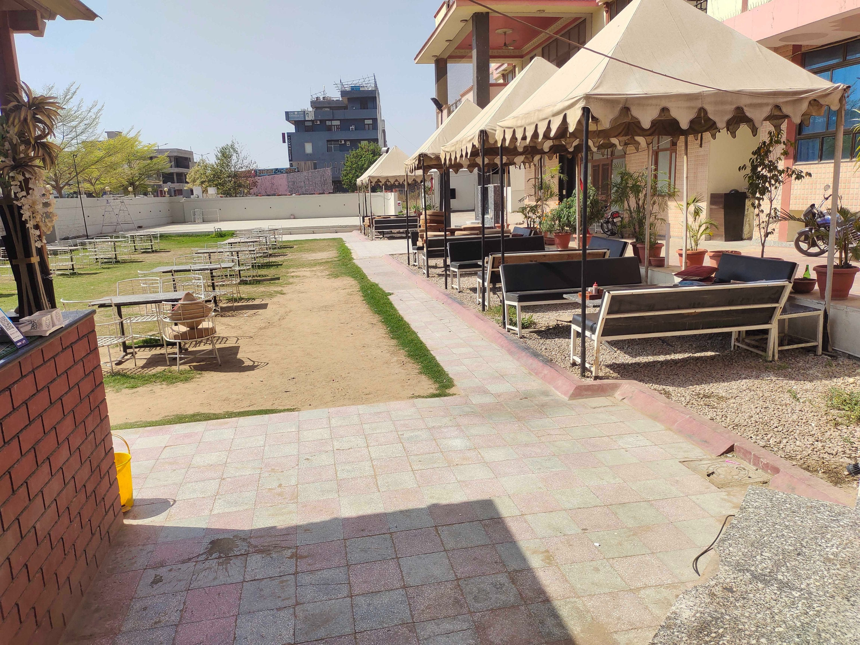 Hotel Maharani Resort - Tap to explore photos