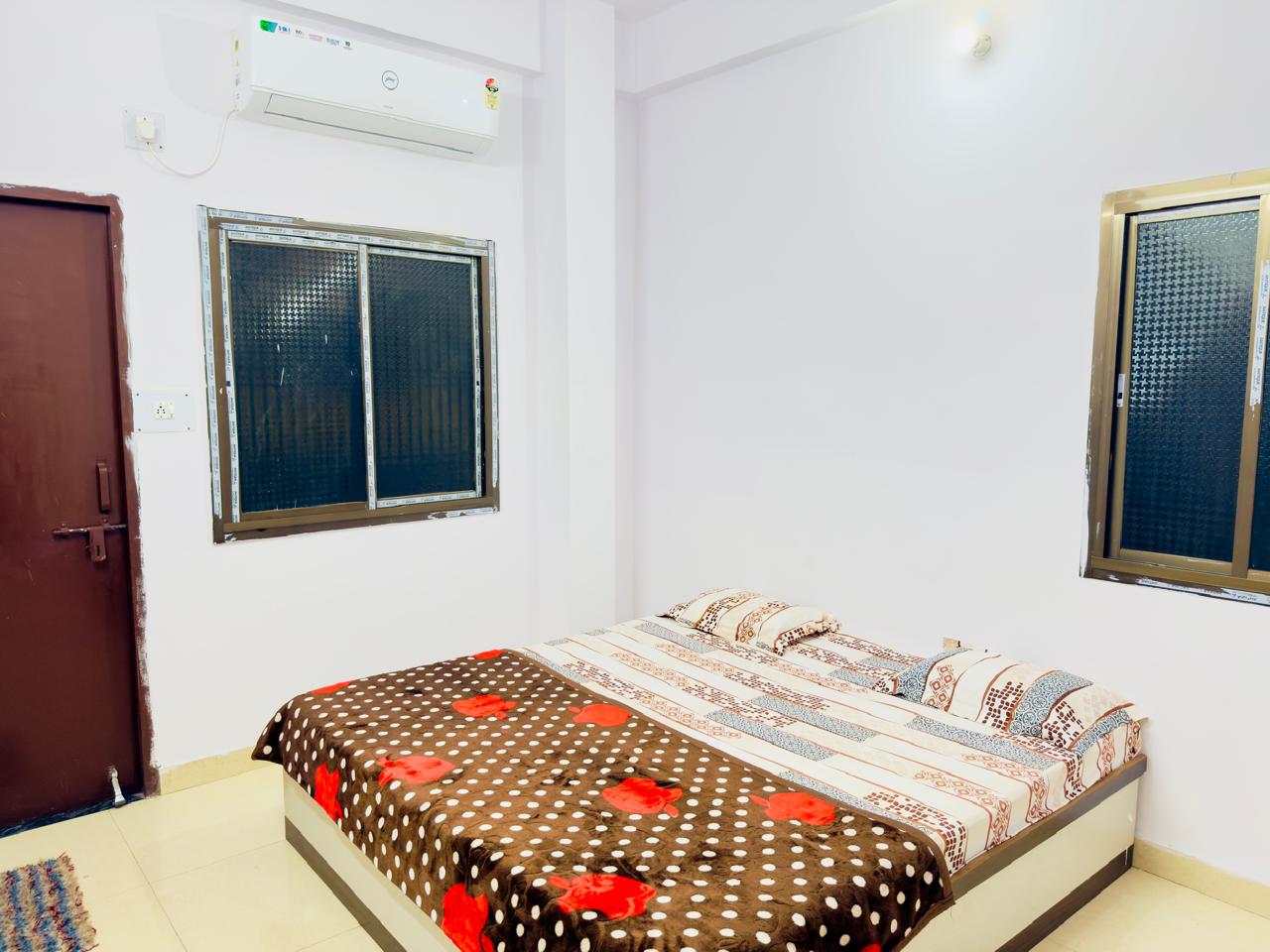 KESHARWANI GUEST HOUSE - Tap to explore photos