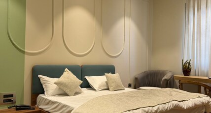 The Landmark , Maan Place Hotel Room Type - Standard Room The Landmark , Maan Place Hotel Room Type - Standard Room