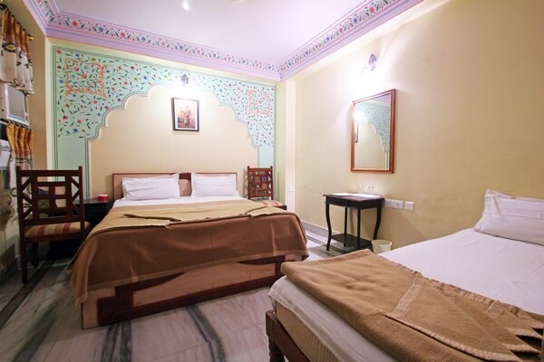 Hotel Rewa Garh - Tap to explore photos
