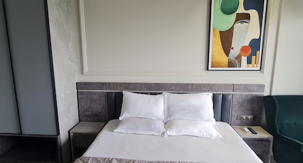 Jumbo Paradise | 1 BHK Luxury Lake View Cottage Room Type - Diamond Cottage Jumbo Paradise | 1 BHK Luxury Lake View Cottage Room Type - Diamond Cottage