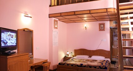 Snow King Retreat - The Heaven Room Type - DUPLEX FAMILY SUITE WITH 2 DOUBLE BED FOR 4 PAX WITH SWING MOUNTAIN VIEW