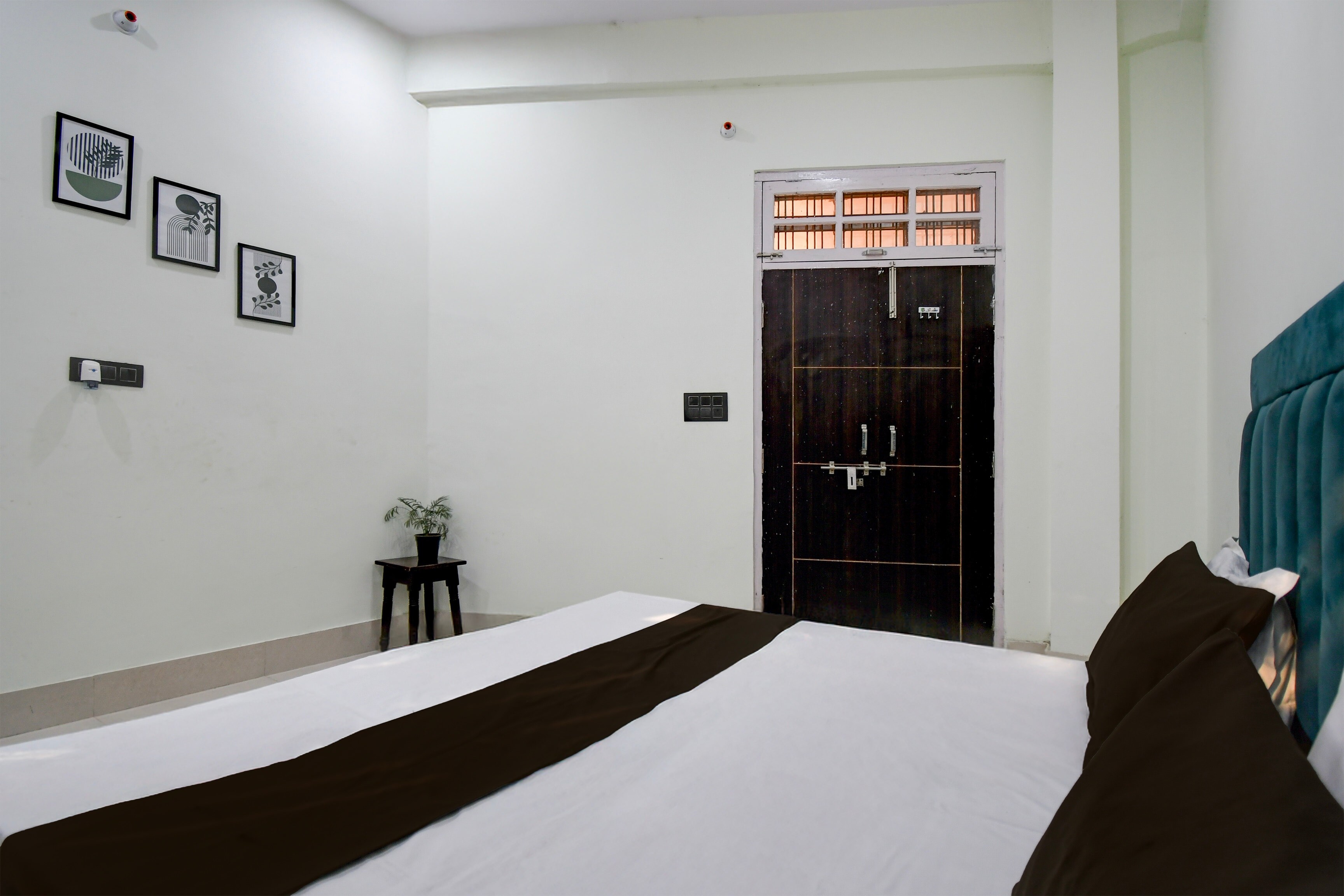 SPOT ON Hotel RR - Tap to explore photos