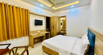 Hotel Silver Bricks Room Type - Deluxe Room with King Bed