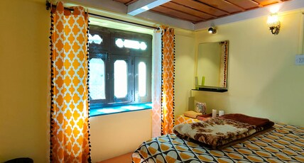 Bobkin's Aryans Homestsy Room Type - Yellow Room